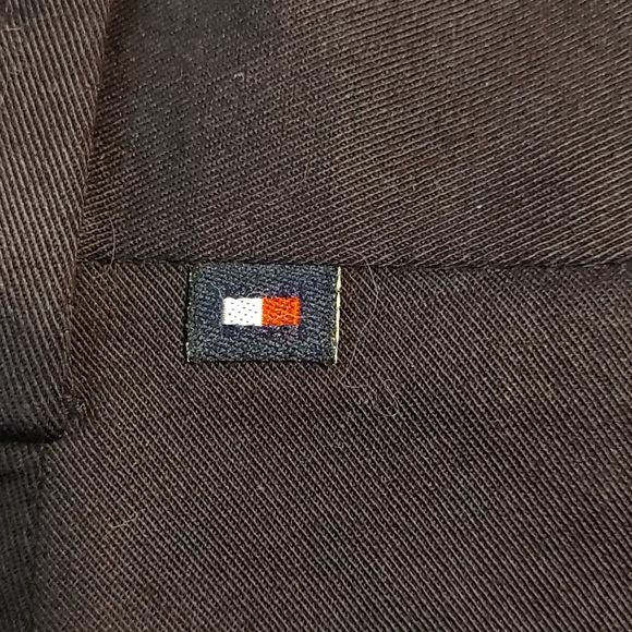 Tommy Hilfiger pants listed as sz. 40x34 stretch but fits smaller. - Picture 4 of 6